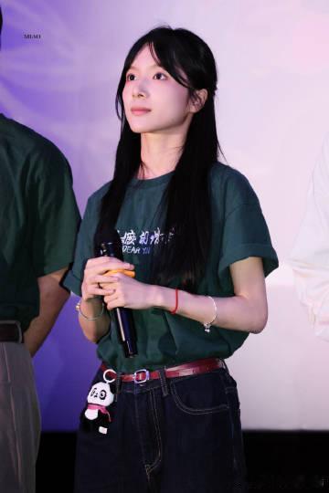 今天刷到李思潼要走红毯，我第一反应是：等等，这姑娘不就是《给阿嬷的情书...