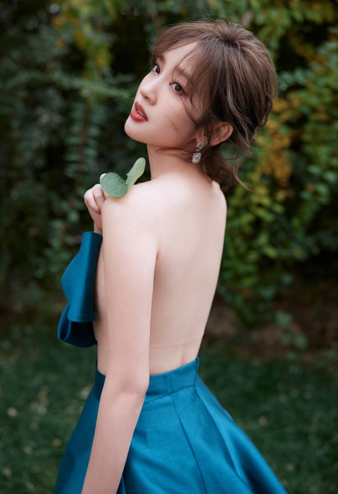 唐艺昕，这美背..... ﻿ ﻿  ﻿ ﻿  ﻿ ﻿  ﻿ ﻿  ﻿ ﻿