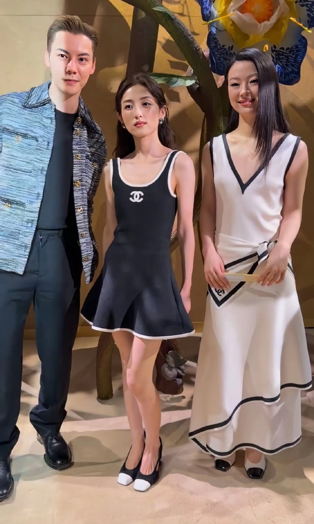 张子枫好美啊，在陈伟霆和单依纯中间小鸟依人！ ​