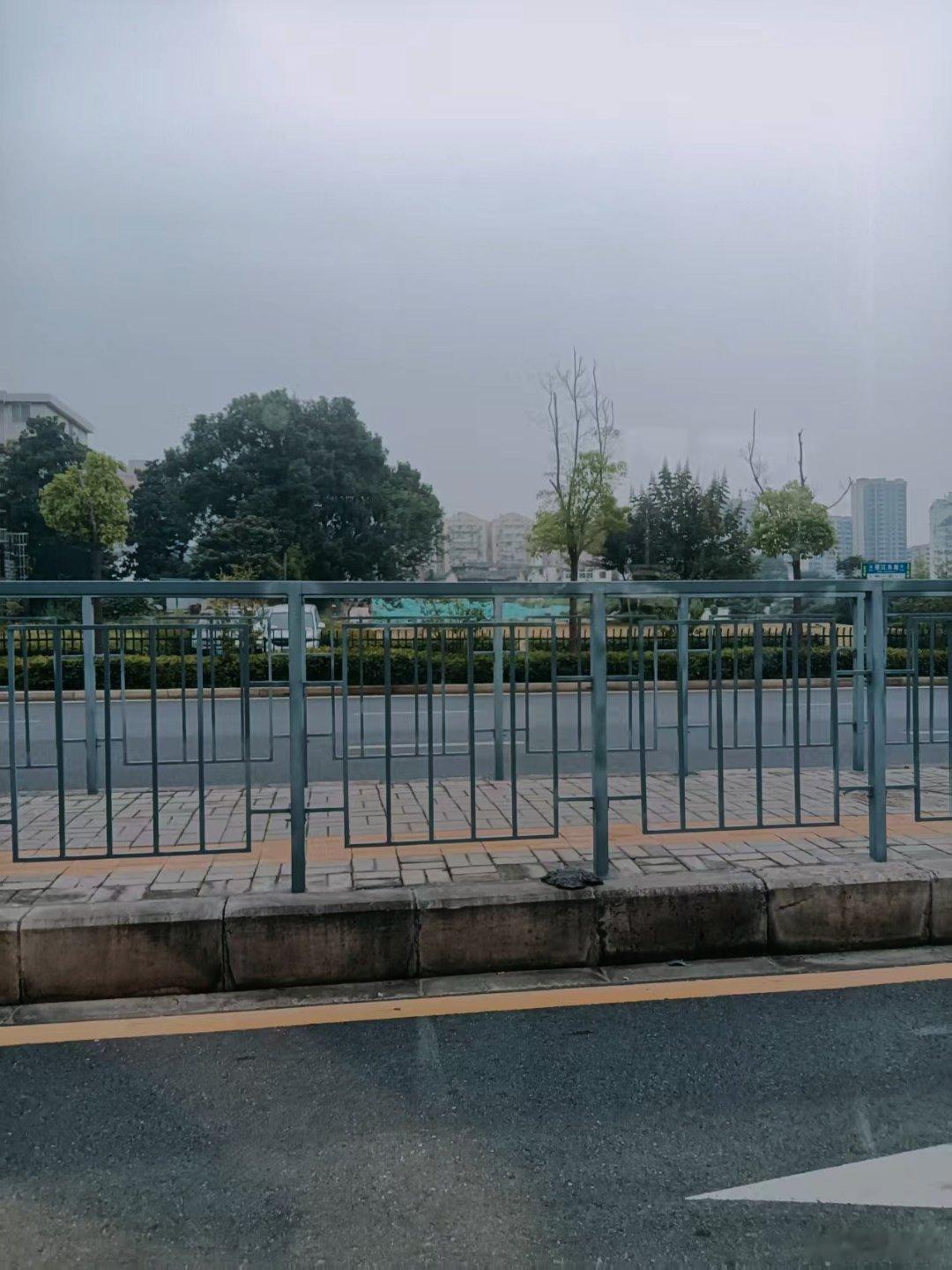 南七三院旁边城中村算是拆完了吗 ​