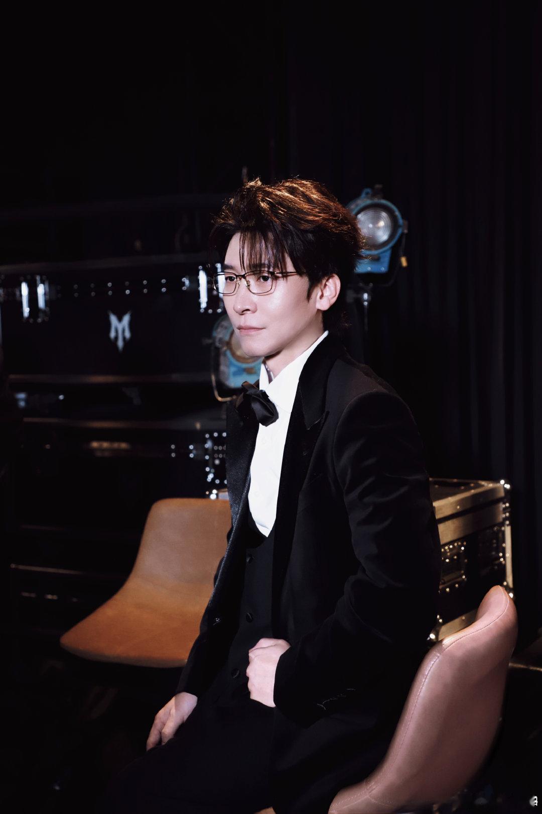 #王传君王啸坤张彬彬曾辉11#

又是一首唱跳歌曲，期待坤哥的唱跳！​
