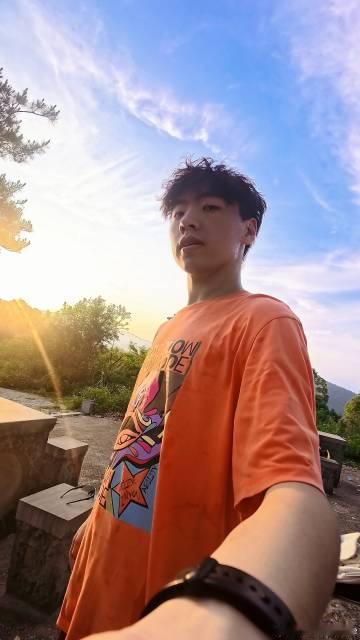 别问<br />问就是备战奥运中<br />依然是骑车爬坡完冲刺爬山拉...