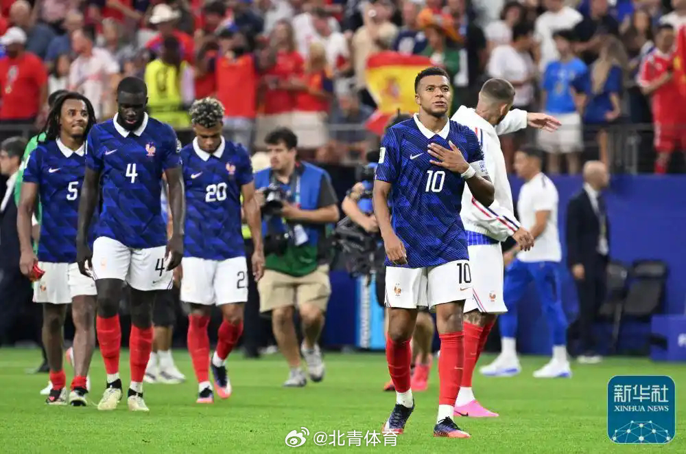 球员时代拿到过世界杯和欧洲杯冠军，做教练又率队捧起过大力神杯，57岁的...