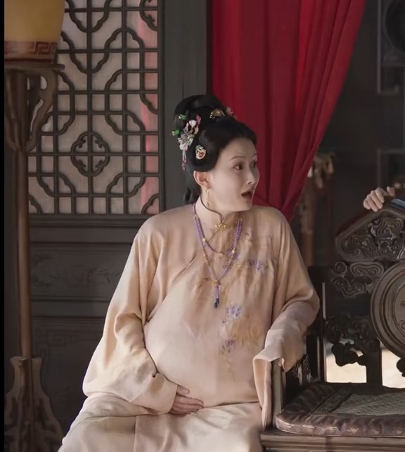 看预告的时候就发现了