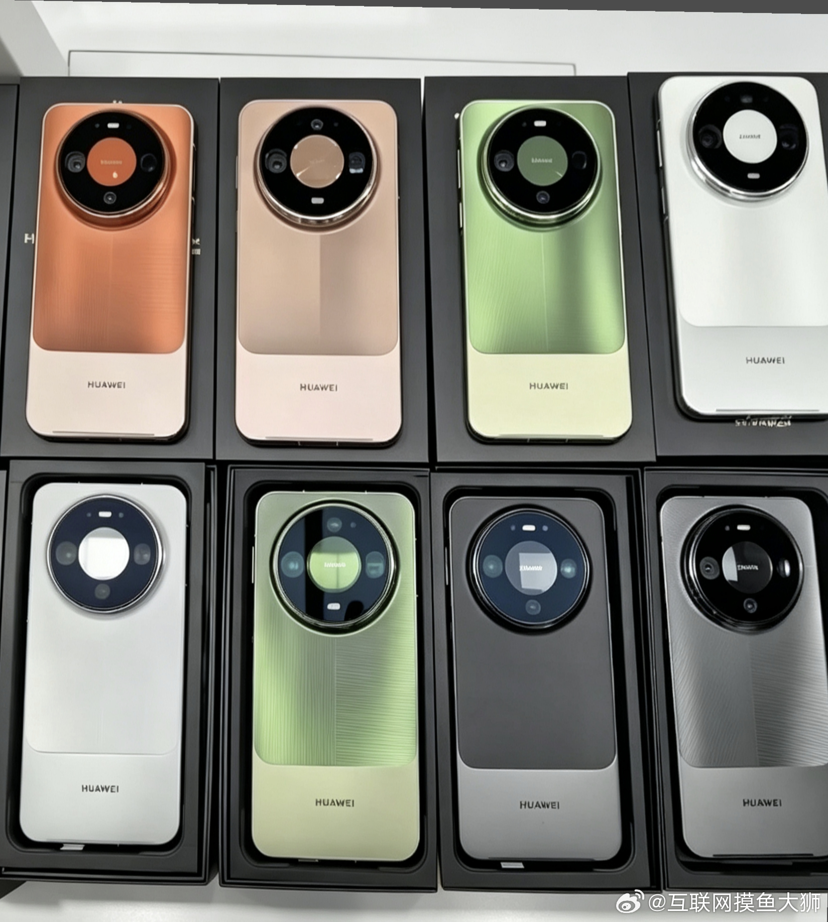 #华为Mate90全系配置曝光#阵容一览：Mate90、Mate90 Pro、Mate90 Pro Max、Pro Max典藏版，以及RS非凡大师。芯片分级清晰：标准版搭载麒麟9030，Pro升级麒麟9035，Pro Max、典藏版和RS独占麒麟9050 Pro，采用逻辑折叠架构，性能大幅跃升。
 
几个亮点：网传全系回归直屏，Pro及以上搭载双层OLED，峰值 ​