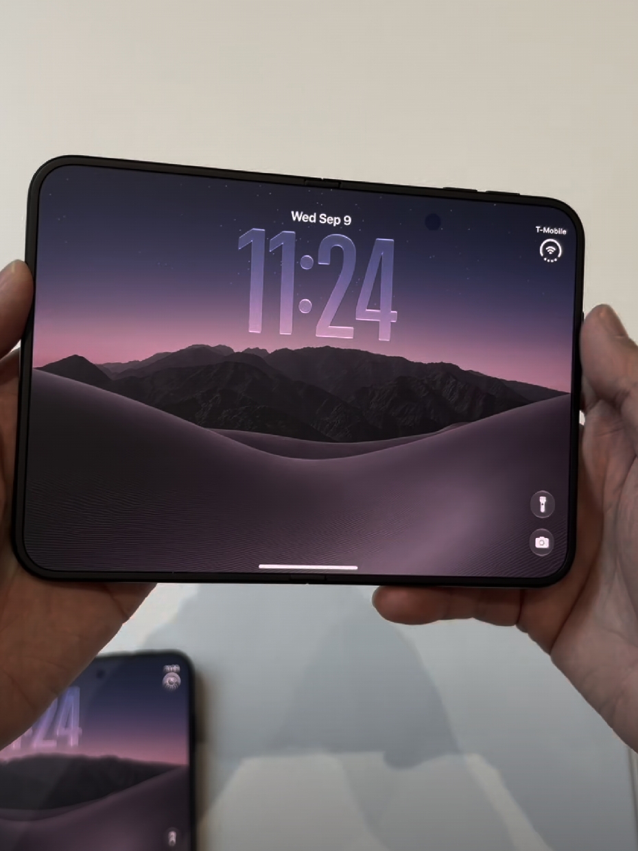 iPhone Duo也不能完全把摄像头隐藏啊
强如苹果，还是不能完全把摄像头隐藏到屏幕下方，平时使用 iPhone Duo会看到一点阴影，其实还好了，屏幕亮一点的画面还是没有明显感知，而且折痕控制也不错，卖 15999 起，你会买吗？
	
苹果发布会 iPhoneDuo