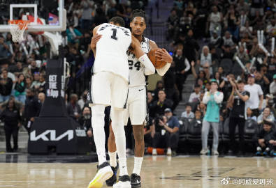 4月27日讯 马刺114-93逆转开拓者，系列赛大比分来到3-1。赛后...