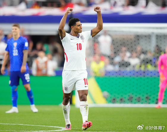 英格兰在本场世界杯4-2力克克罗地亚，取得进球的中场球员裘德·贝林厄姆...