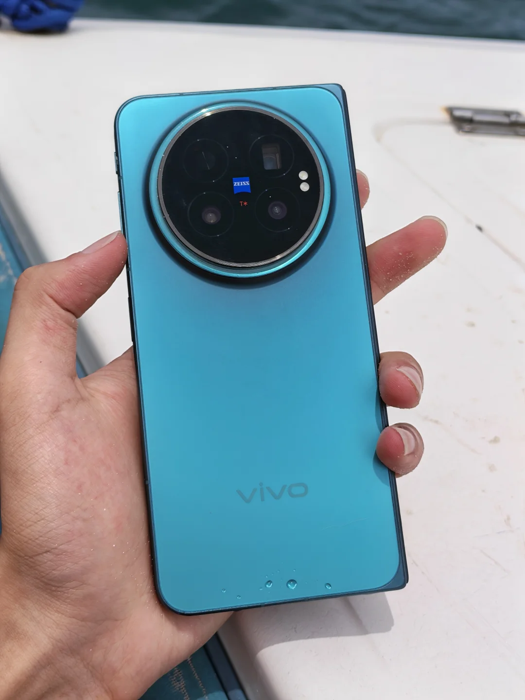 真是奇了怪了
vivoXFold6买了用着有一阵子了。之前没用折叠屏感觉用的人很