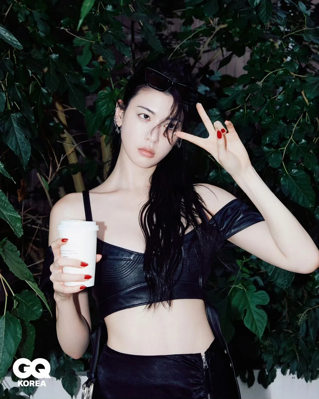 三吉彩花登上GQ韩版9月刊内页📸