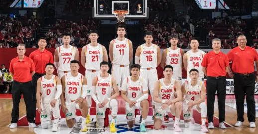 中国男篮可能上诉！央视icon发文一针见血，名嘴杨毅：裁判无法无天！<...