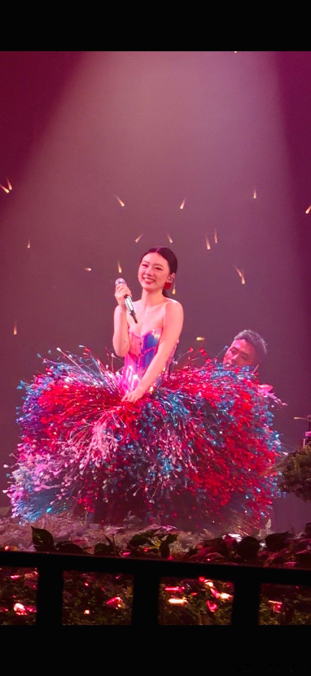 #单依纯[超话]#  为你爱上这淬火的声音 ​