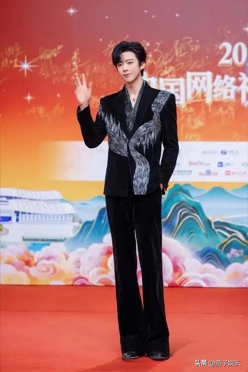 离开滤镜，看时尚活动里的真实刘宇宁
