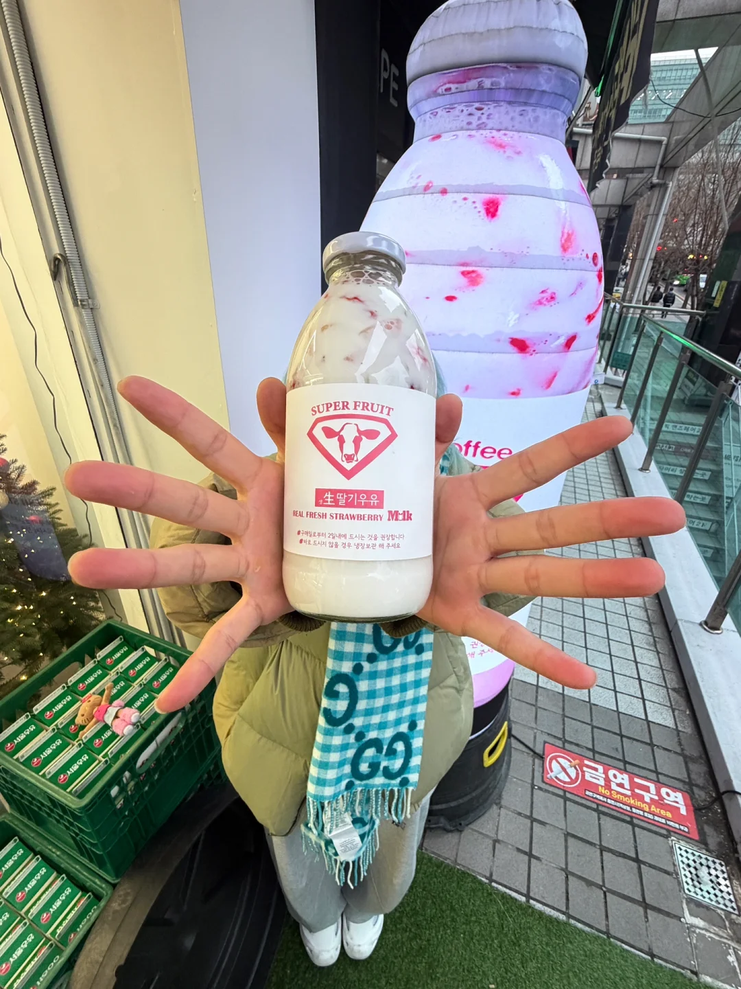 🇰🇷终于喝上了弘大的人生草莓牛奶‼️