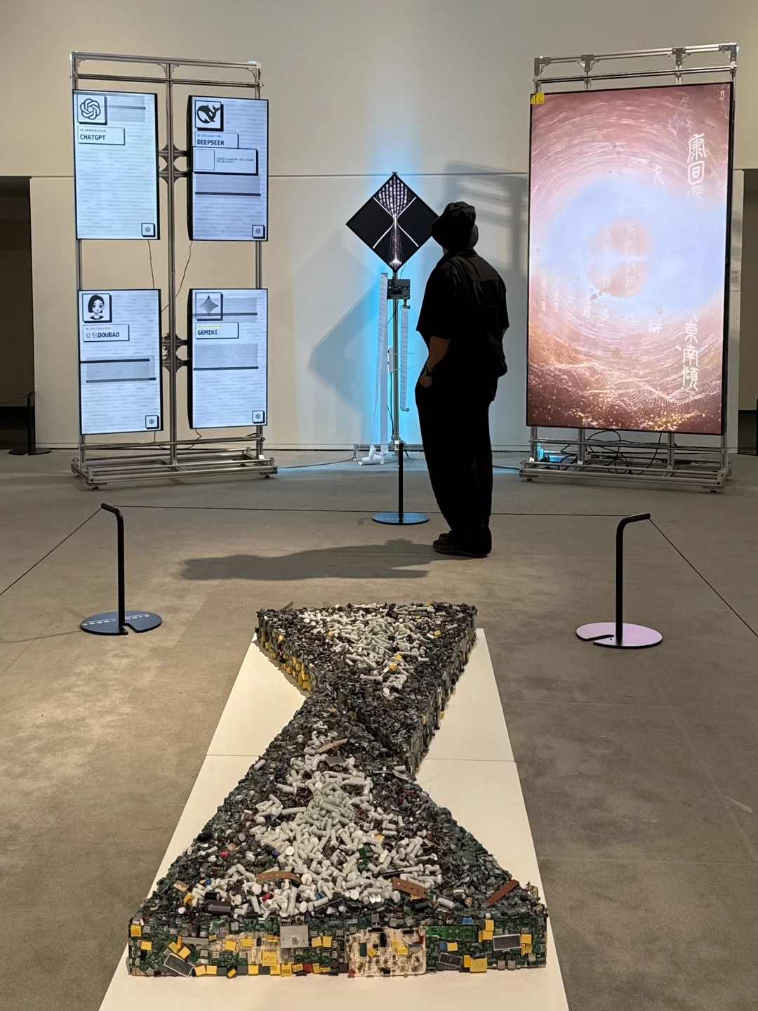 白鹅潭今日开幕新展‼️✨在希望的田野上✨