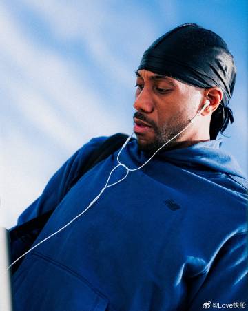 伦纳德赛后表示，他今天一直在应对手腕伤势，原本还在考虑让达里厄斯-加兰...