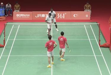#2026年名古屋亚运会##亚运会羽毛球# [哆啦A梦吃惊]
男团1/4：印度🇮🇳 2-0 🇯🇵日本

1、拉克什亚🇮🇳 11-21、21-5、21-19 🇯🇵奈良冈功大
2、兰基雷迪/谢提🇮🇳 21-18、24-22 🇯🇵保木卓朗/小林优吾
3、阿尤什🇮🇳 vs 🇯🇵渡边航贵

#国羽男团vs韩国男团# ​