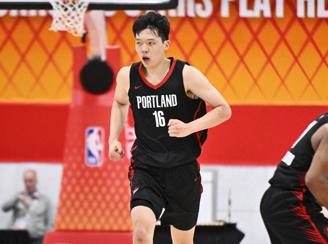 北京时间7月18日，NBA拉斯维加斯夏季联赛开拓者79-83不敌爵士...