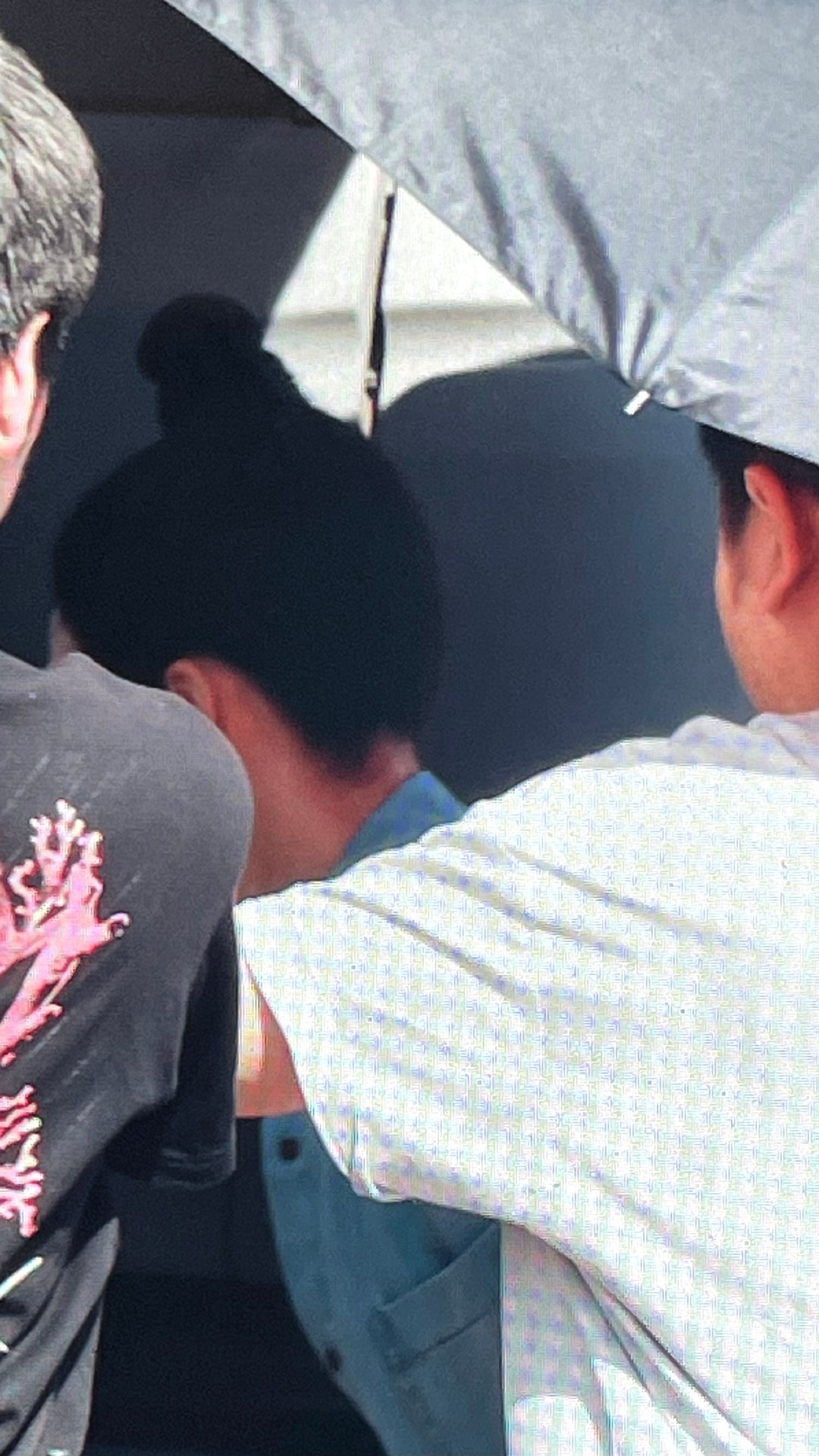 #陈丽君[超话]#  

26.09.17 上班

偶然发现今天小祝大人上班的一个圆啾啾[兔子]🧅

#陈丽君祝缨# ｜#陈丽君祝姑娘# ​