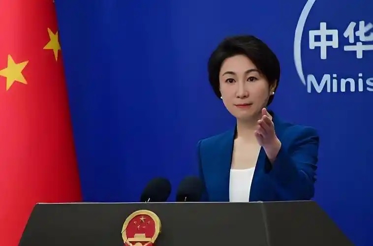 中方回应日方有关核武器狂言

日方近日抛出涉核武器相关狂言，言论一出立刻引发国际热议。中方对此作出明确回应，态度立场清晰坚定。

核武器事关全球安全大局，日本作为二战战败国，本身就有明确的和平宪法约束，不该鼓吹核相关危险论调。

二战历史教训摆在眼前，一旦任由这类危险言论扩散，会直接冲击地区和平稳定
