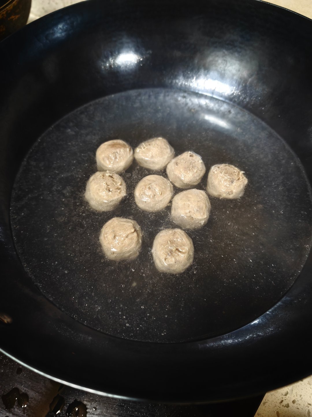 今天又是加班到现在的一天~但是中途抢了半碗咖喱饭 然后还给肚子饿的小馋...