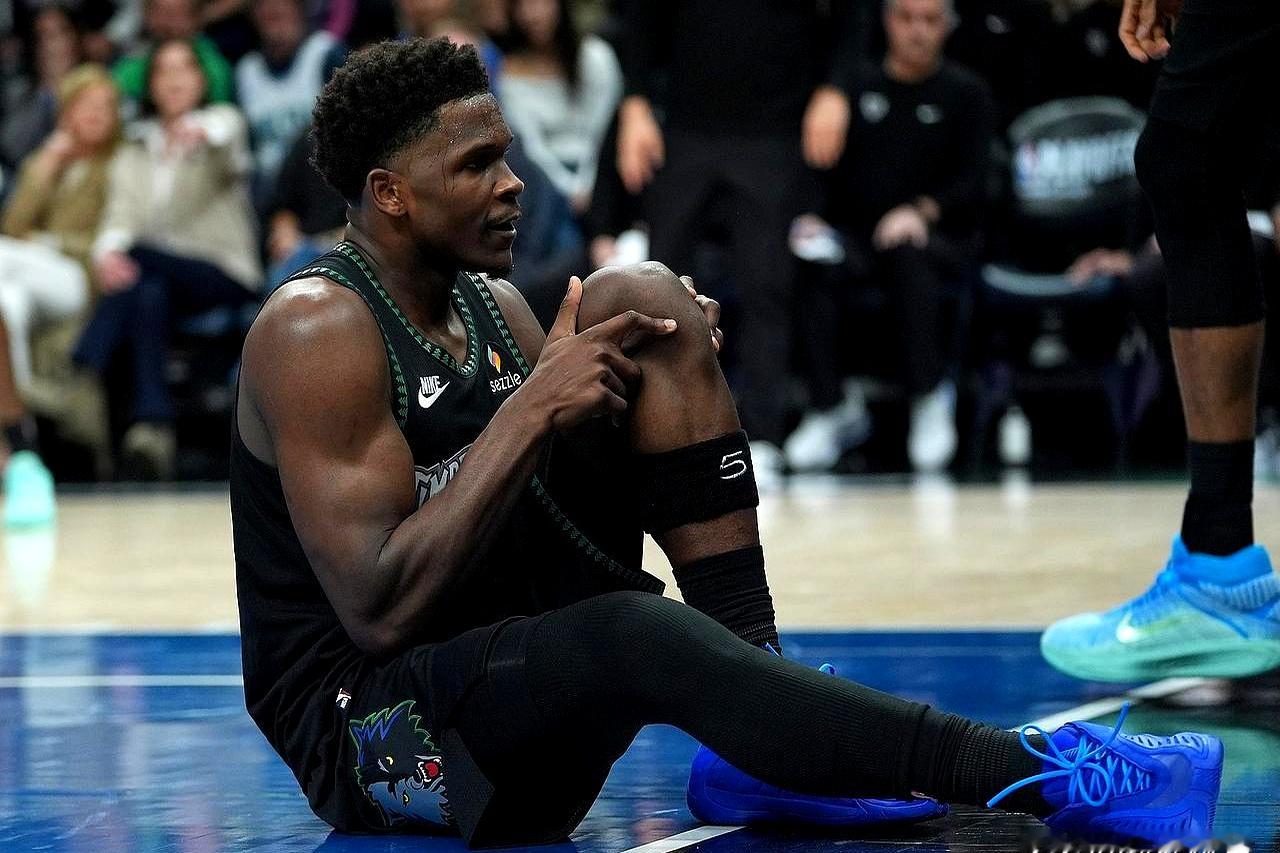 森林狼的爱德华兹又遭重创，左膝骨挫伤和过度伸展，预计缺席数周！ 即便球...