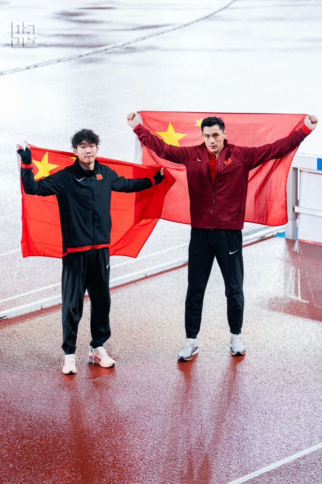 姚捷、李晨洋 亚运会撑竿跳高登上领奖台！