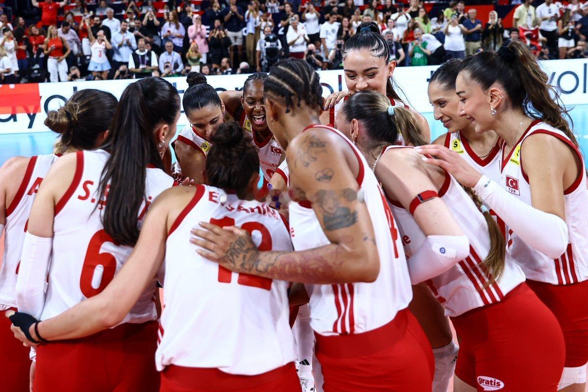 土耳其🇹🇷女排历届欧锦赛之路

🏆🥇 2026
🏆🥇 2023
🥈 2019
🥈 2003
🥉 2021
🥉 2017
🥉 2011

#2026年女排欧锦赛##女排[超话]# ​