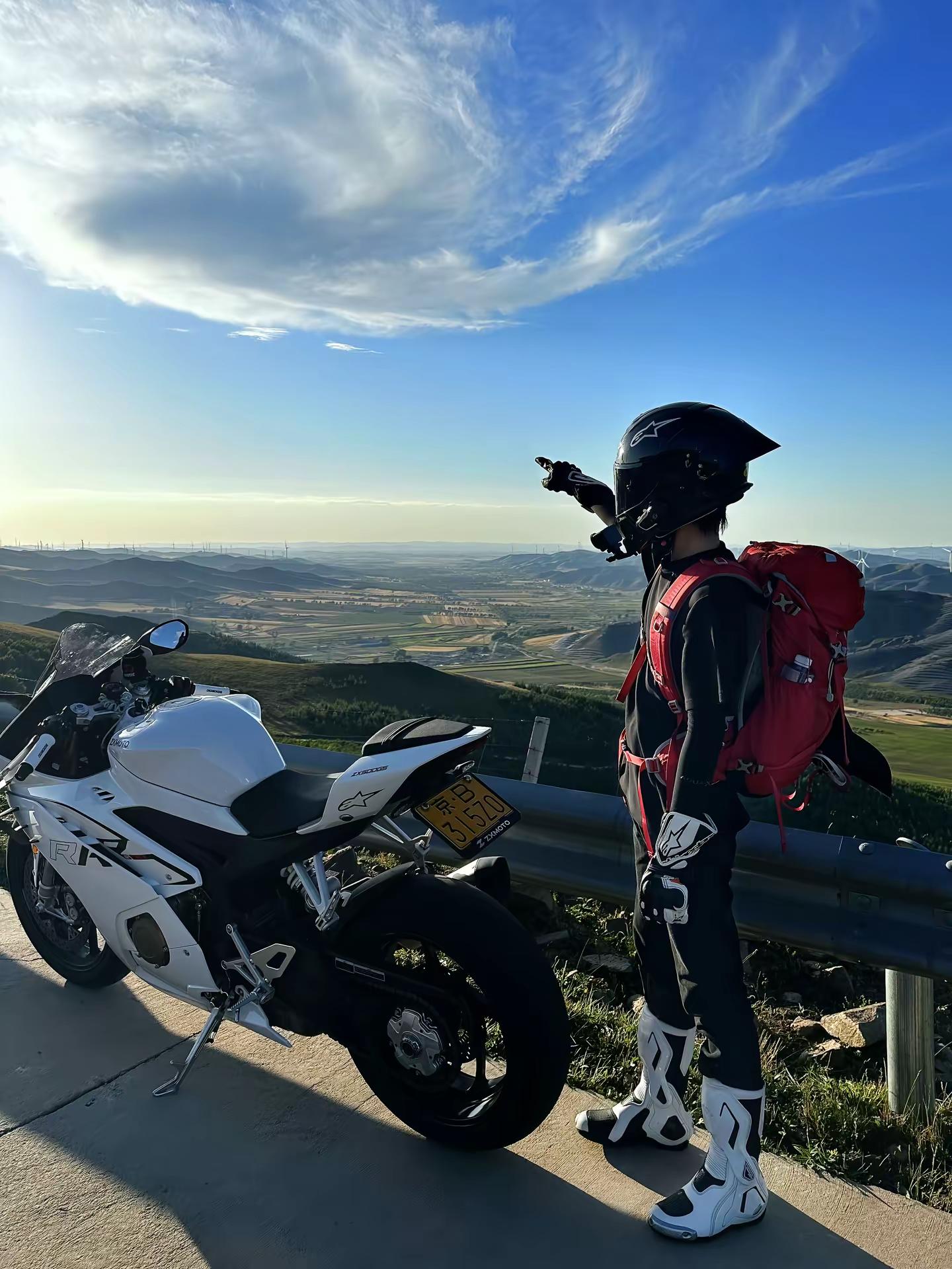 挫折和离别不过是生命中的点缀机车 草原 张雪500rr