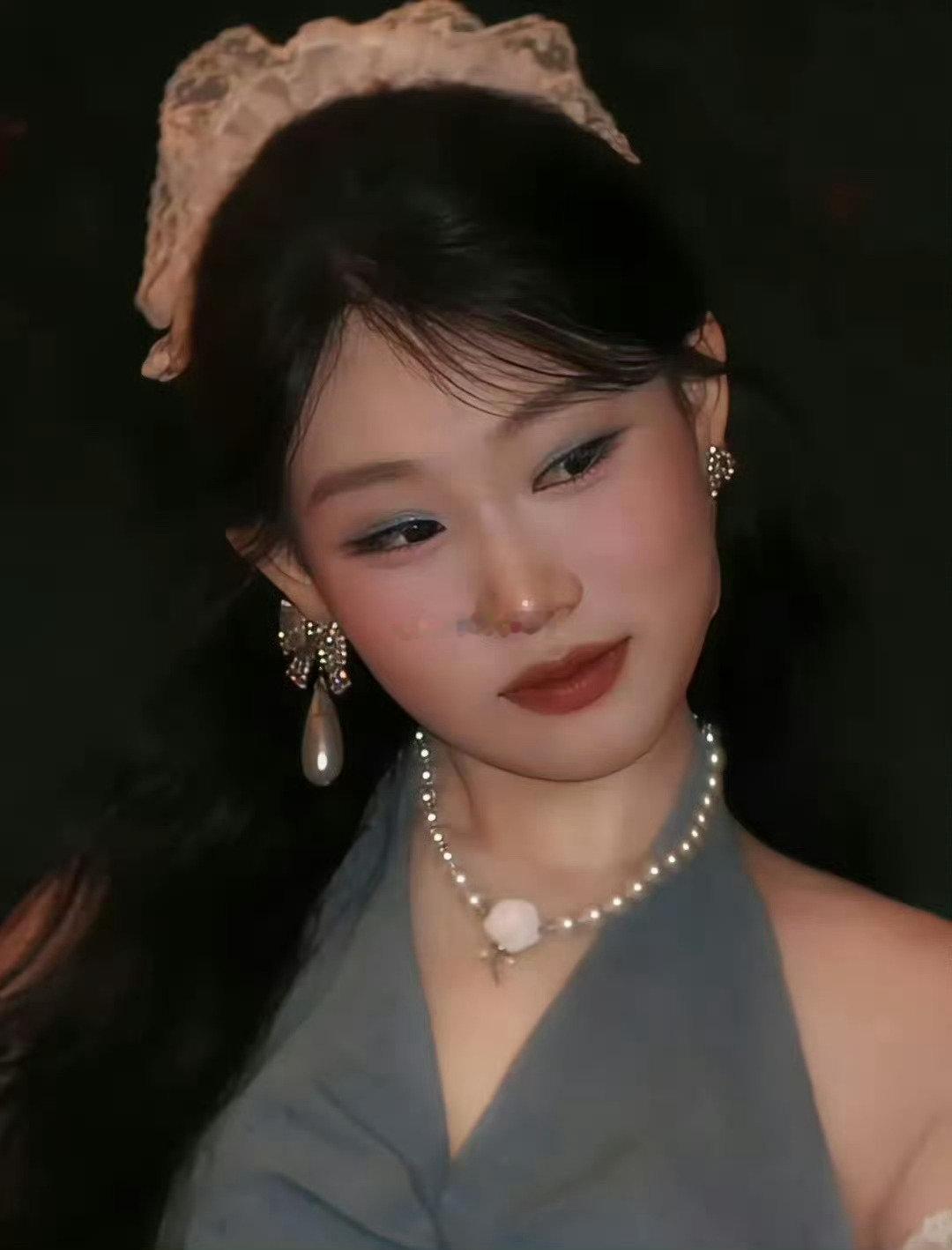 沈佳润请业内顶级化妆师王亚飞做的妆造，一次差不多两万，大家看看这钱花得值吗？ ​