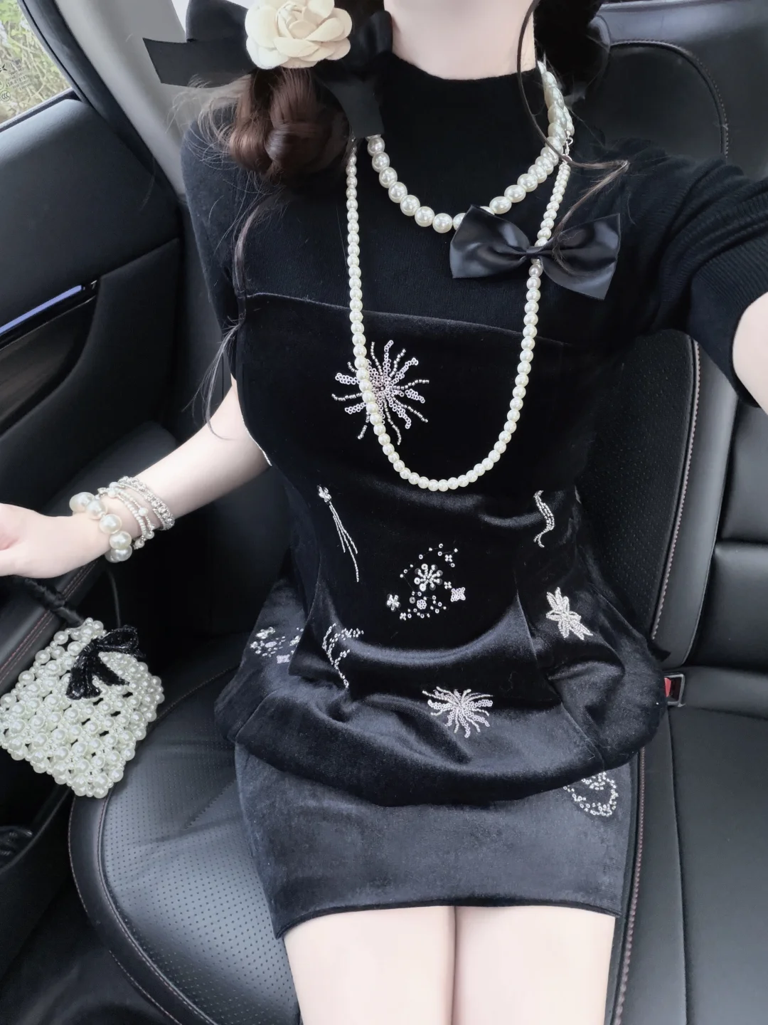看起来贵贵的一套！！千金感丝绒裙～🖤