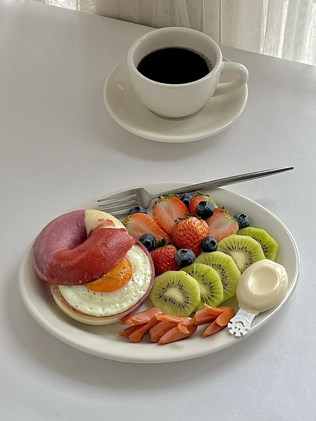 ☀️工作日早餐｜星黛露草莓奶酪贝果早餐盘😋