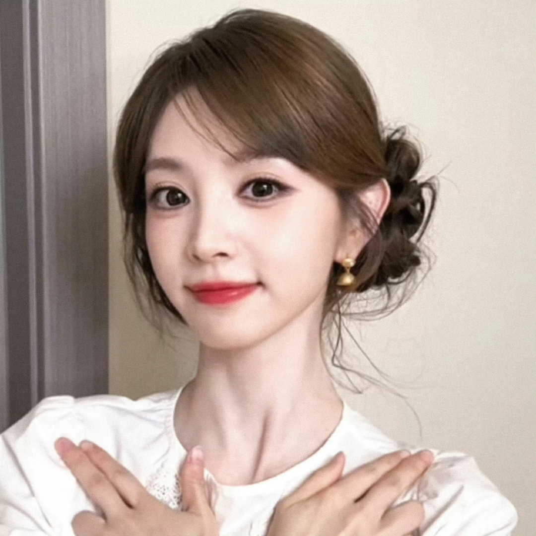 #田曦薇拍了第57次取消发送#
好萌好萌 ​