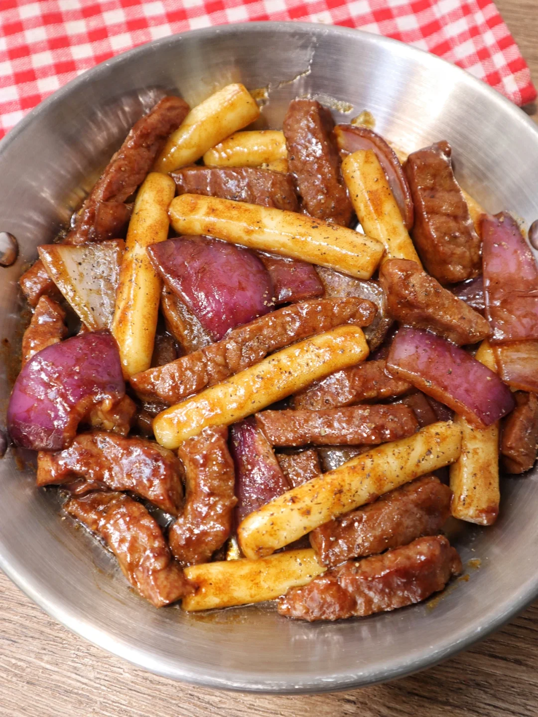 年夜饭做这个黑椒牛柳炒年糕直接抢光光‼️