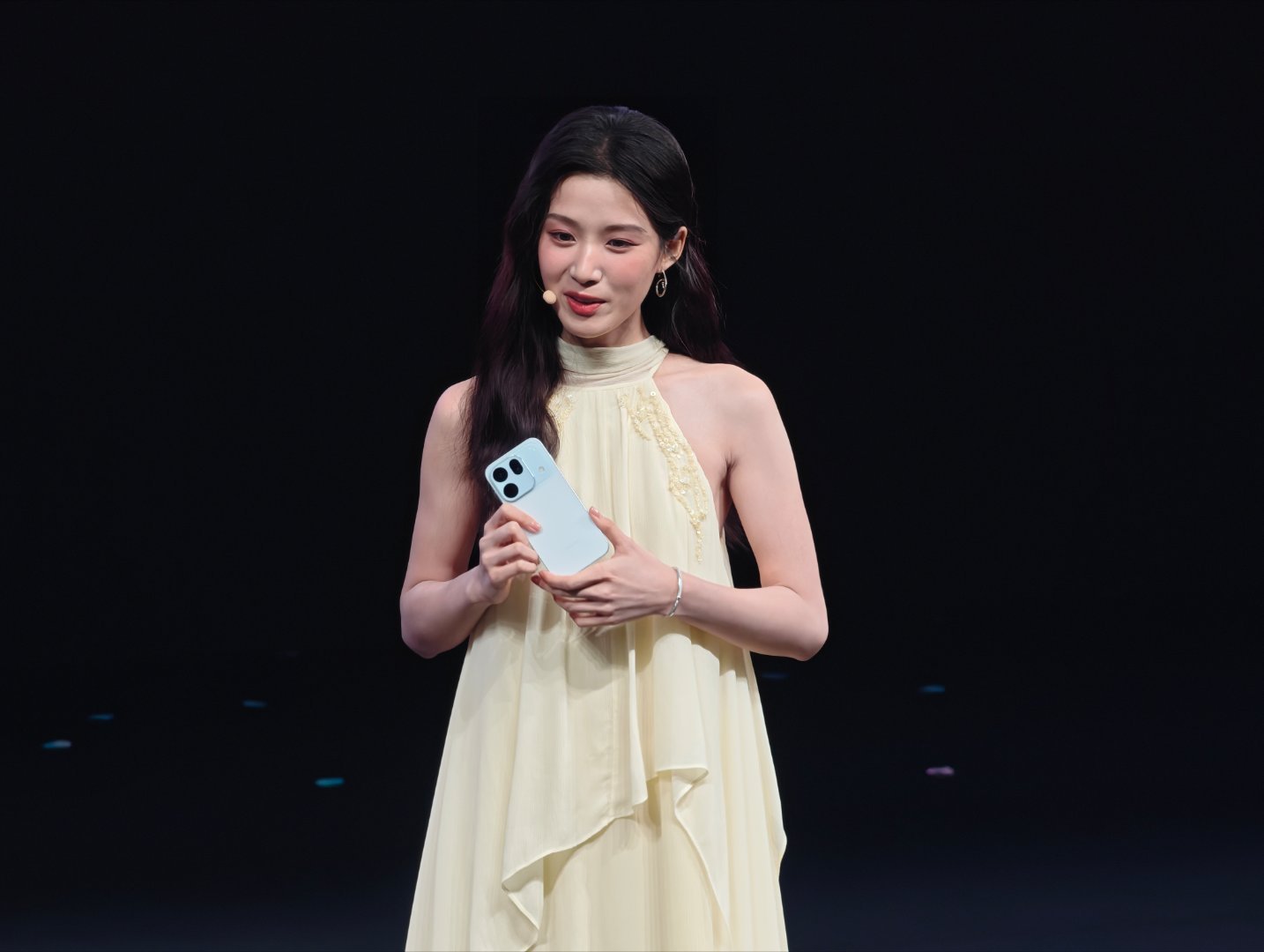卢昱晓，OPPO 影像体验官～好好看[哈哈] ​