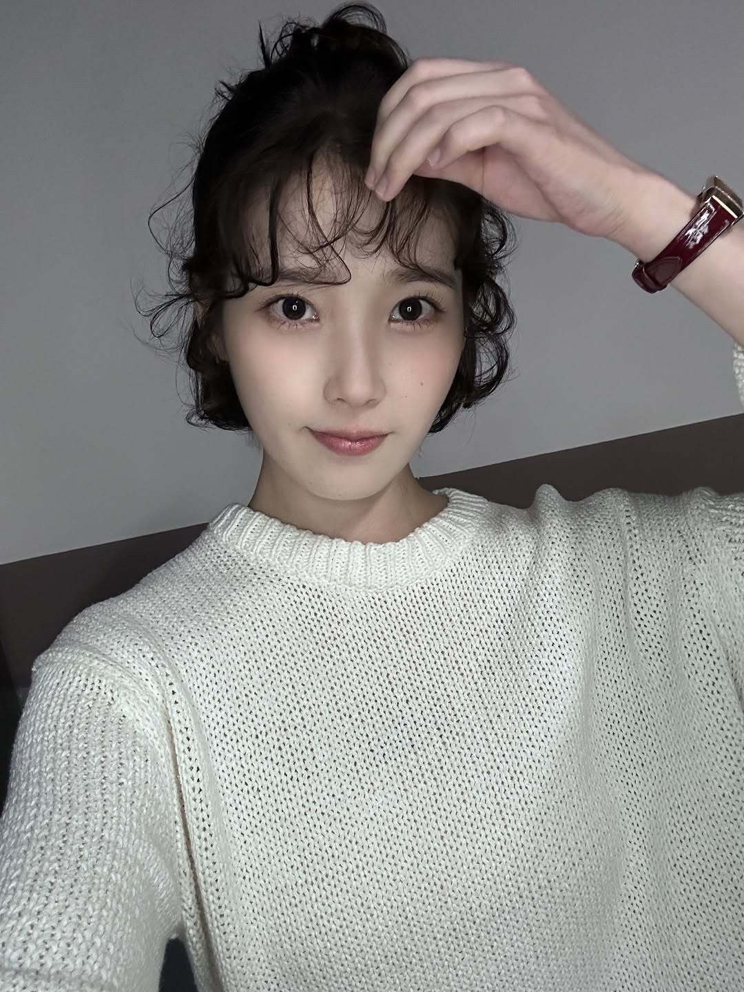 IU