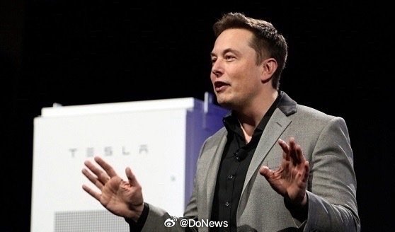 【#马斯克承诺明年赠给美国每个孩子1股SpaceX股份#】埃隆·马斯克表示，明年他将把自己持有的SpaceX股份赠予“美国每个孩子”一股。他补充道：“这将是众多行动中的第一个”。数据显示，SpaceX有约81亿股已发行股份。（新浪财经） ​