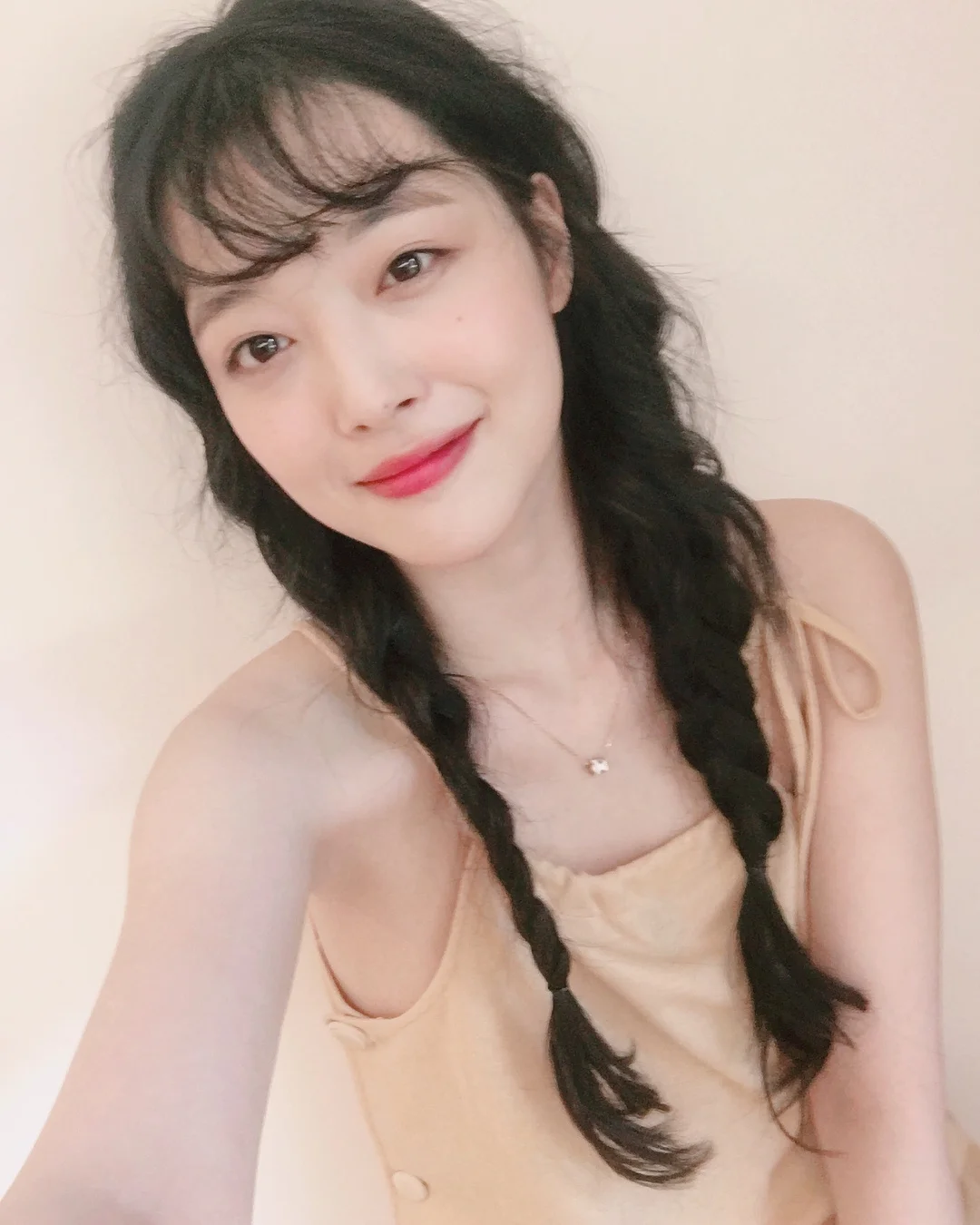 崔雪莉 | 2018.8 Instagram