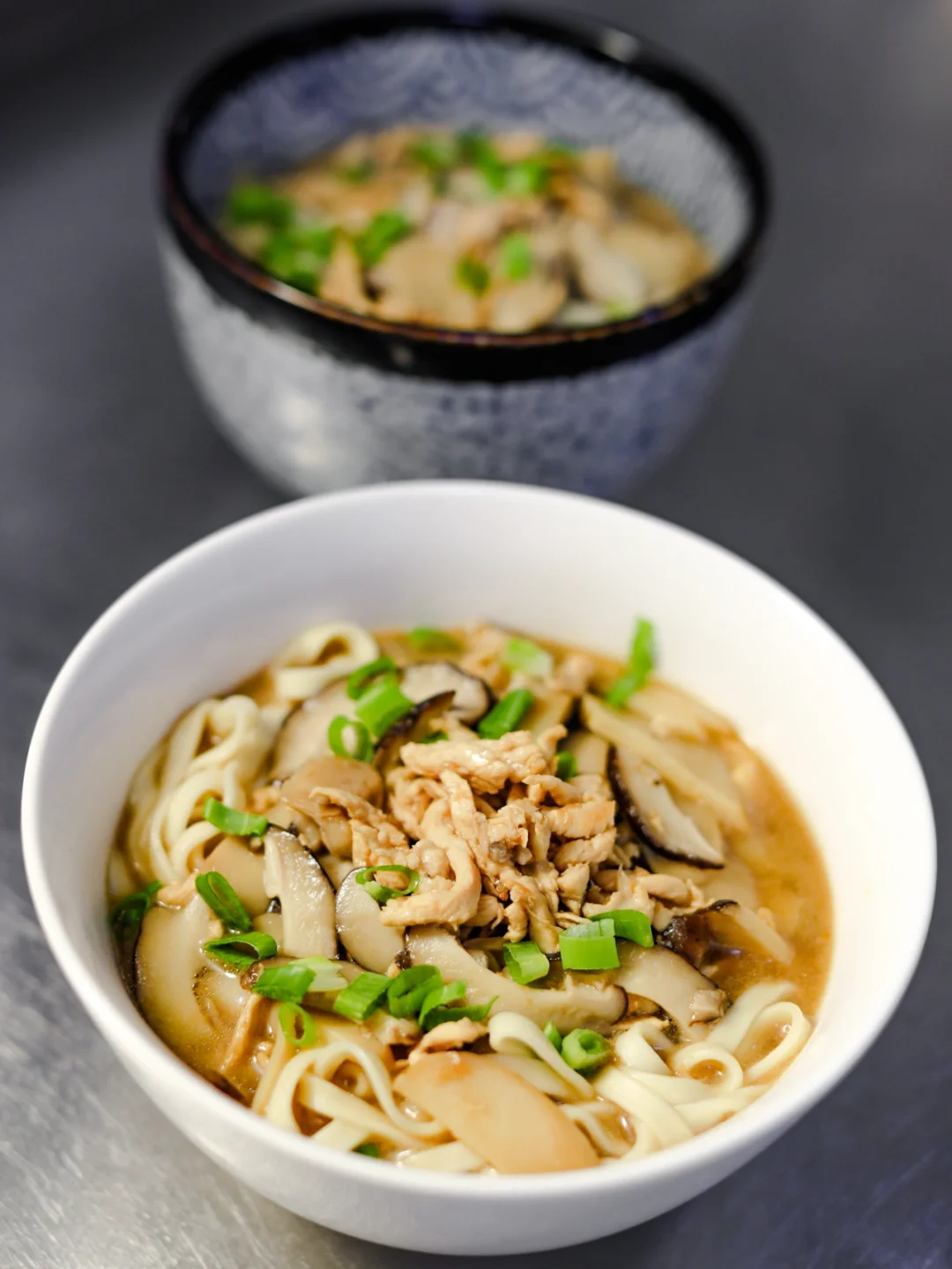 坚持做100种面不重样（32）香菇鸡丝面