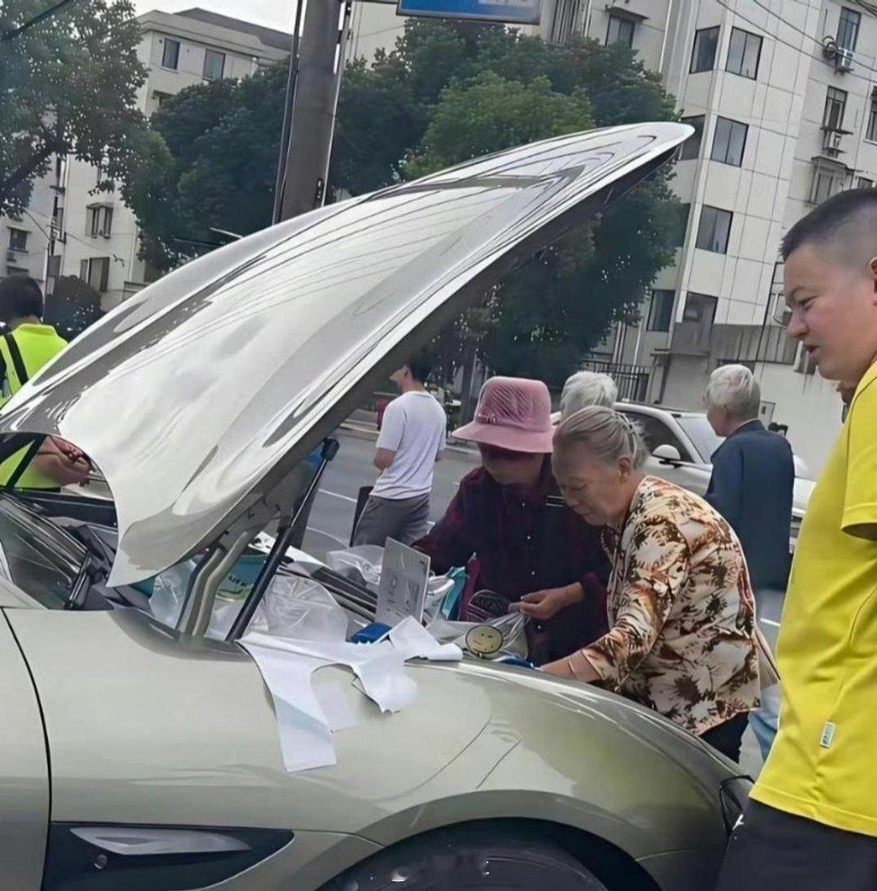 雷军要是看到这一幕，也欣慰了吧，终于有人懂他了 ​