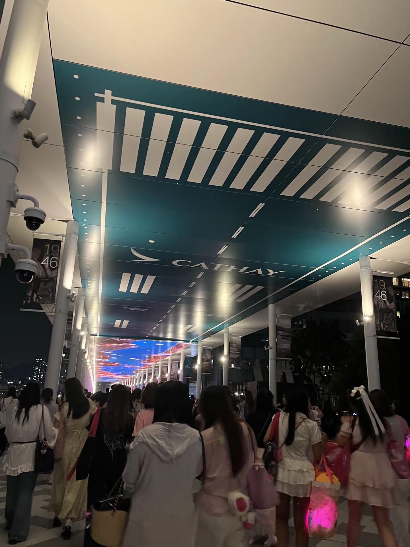 没有人会像 我爱我担一样爱我汪苏泷 演唱会散场 万人奔赴