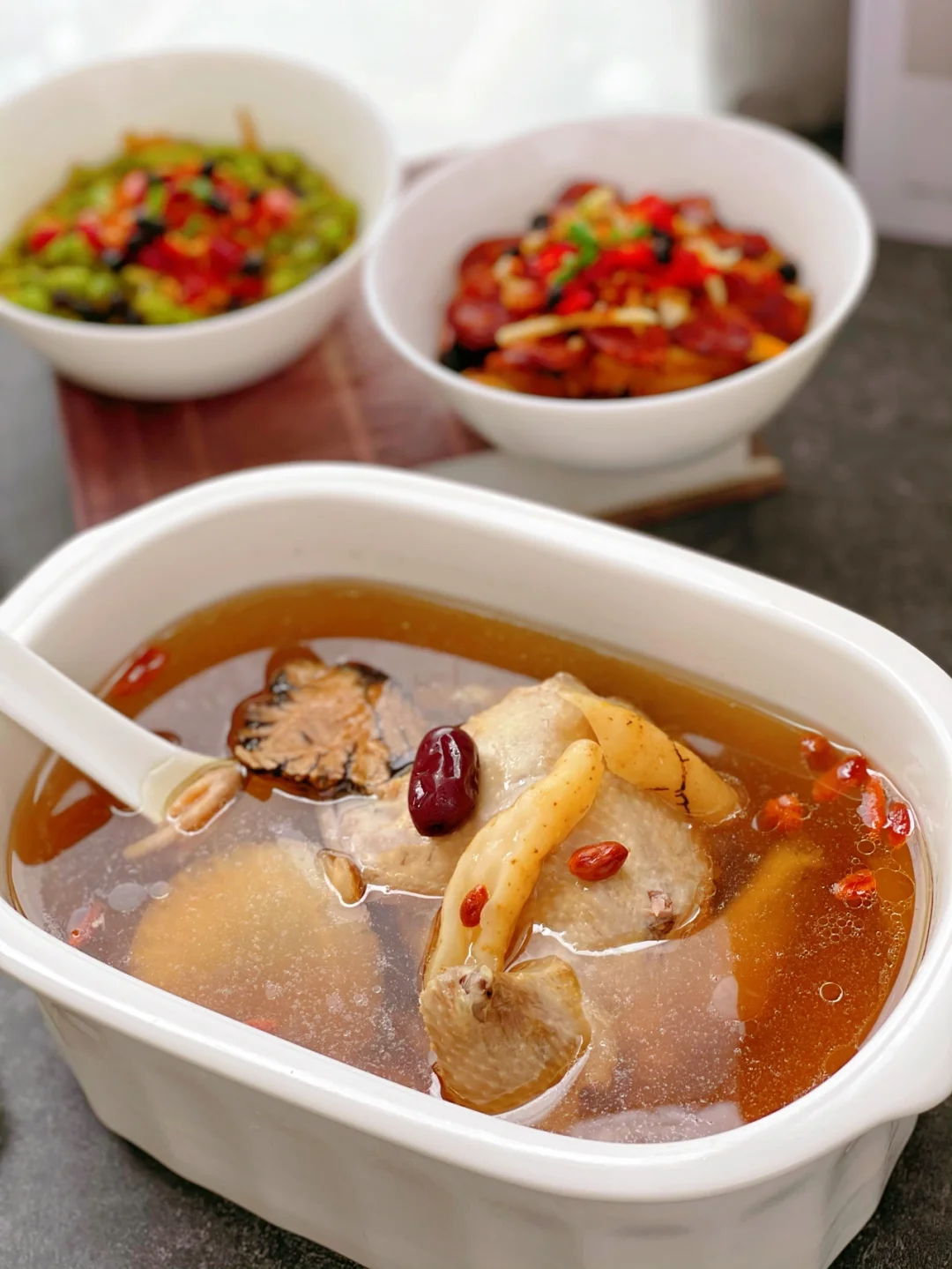 天麻鸽子汤补血养气治疗偏头痛改善睡眠必喝