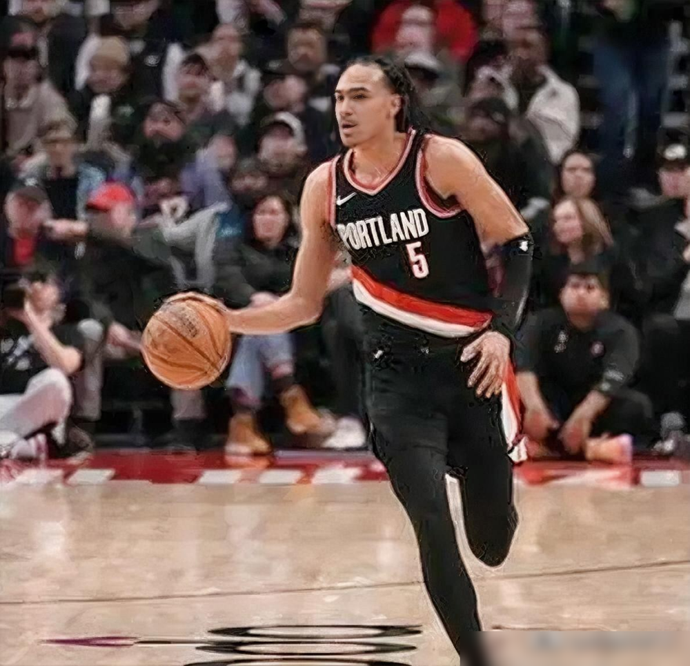 终于官宣！山东男篮签下NBA旧将达拉诺·班顿！双外援拼图基本完成！
刚刚山东高速男篮官宣，达拉诺·班顿正式加盟球队。
至此，新赛季山东已经确定两名外援：内线法耶、锋卫摇摆人班顿，此前绯闻外援奥莫特正式告吹，不再加盟。
放弃奥莫特，其实是因为舆论压力太大，管理层干脆转身干了票大的。为了拿下班顿，