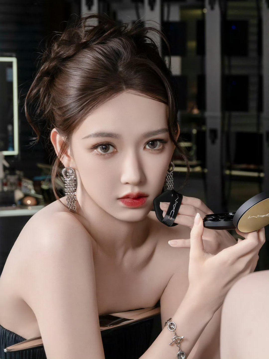 #程潇[超话]# cx#程潇海岛舒服日志# cx#程潇姜婉怡#

"你心中的远方,必会到达,上山顶眺望一下吧,岸那边是春天的花"

​