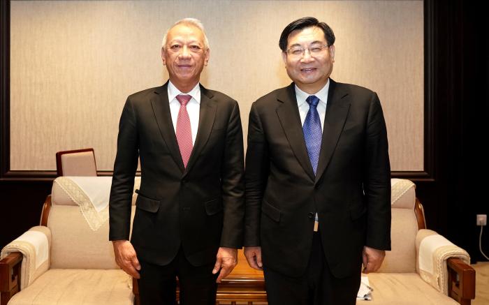 文化和旅游部部长胡和平会见泰国旅游体育部部长披帕