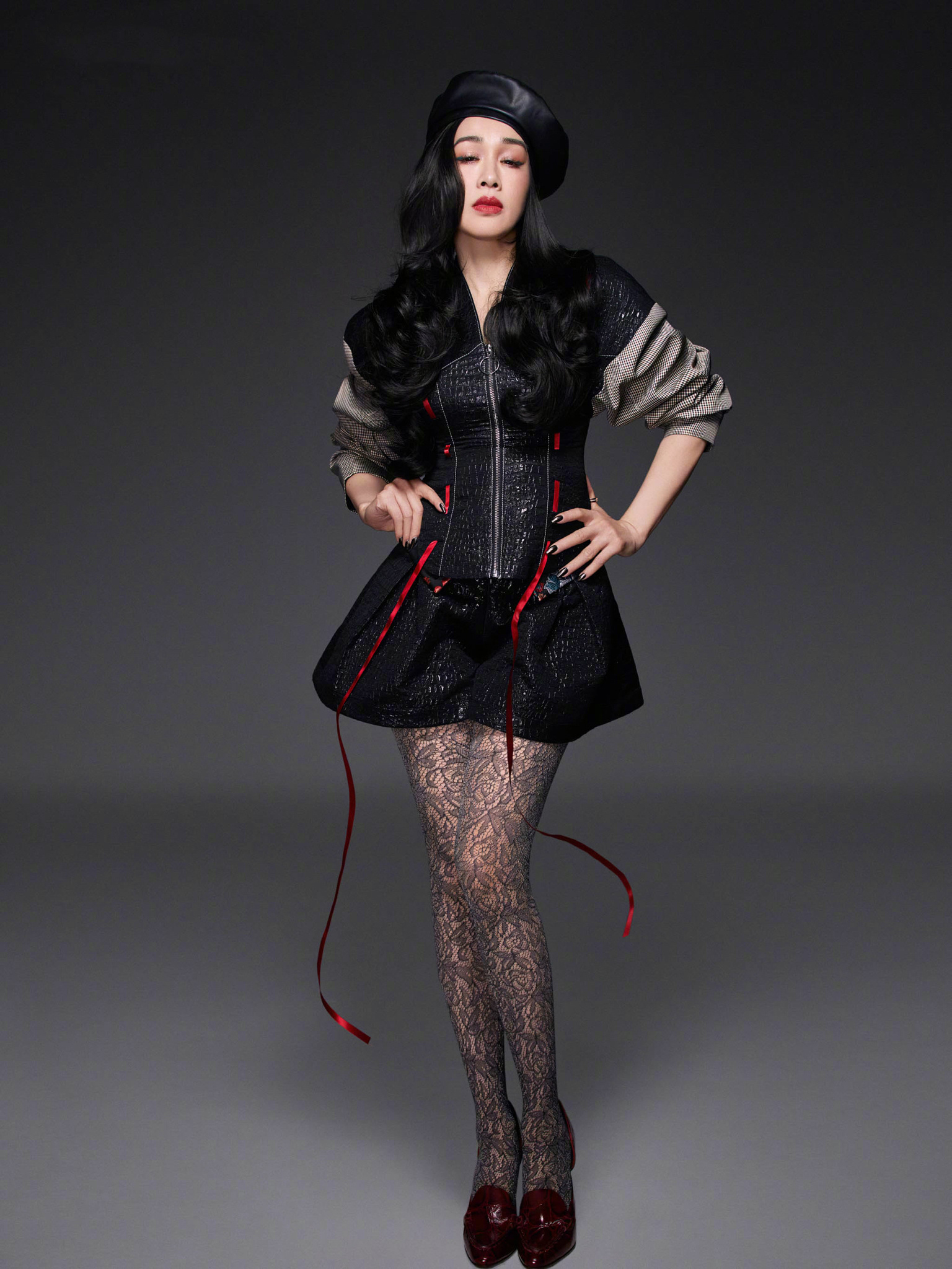 女明星，钟丽缇的黑丝美腿玉足，顶级熟女御姐