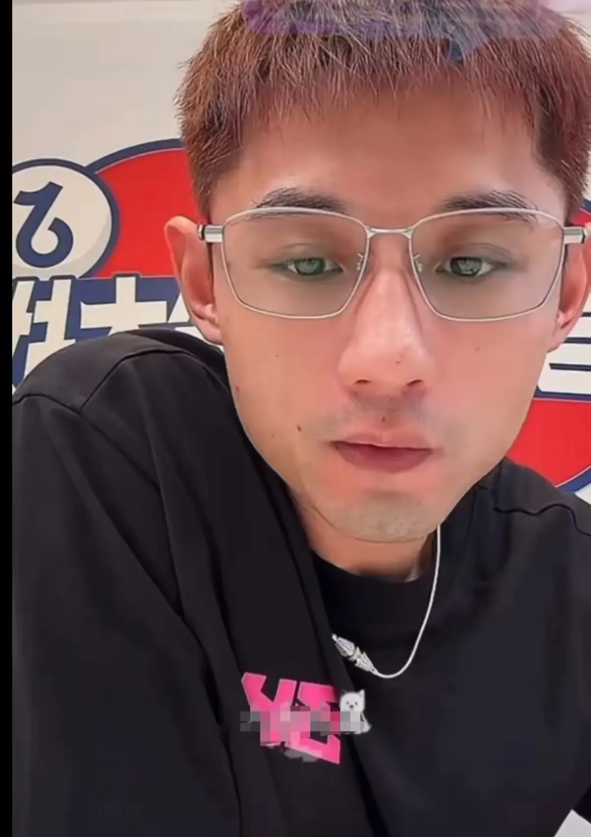 张继科直播时，有不少网友问他怎么看王楚钦拿银牌一事，张继科无奈的说：“我理解你们，喜欢A的，喜欢B的都很正常，但终极目标肯定是中国队拿冠军为主，这种良性竞争能继续保持下去，技术水平肯定是一天比一天强。”

讲真，全网沸沸扬扬的球迷争议，被张继科简简单单几句话就概括通透，前辈格局真的太让人佩服了。