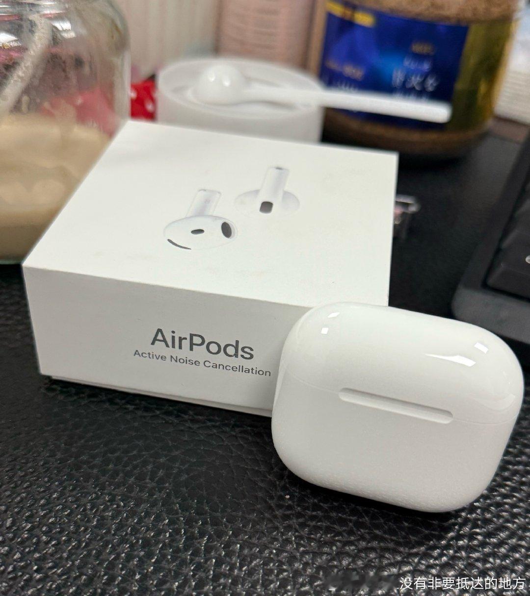 谢谢我的礼物也到了☺️因为3pro入耳式戴着不舒服于是给我换了一个4☺️ ​​​