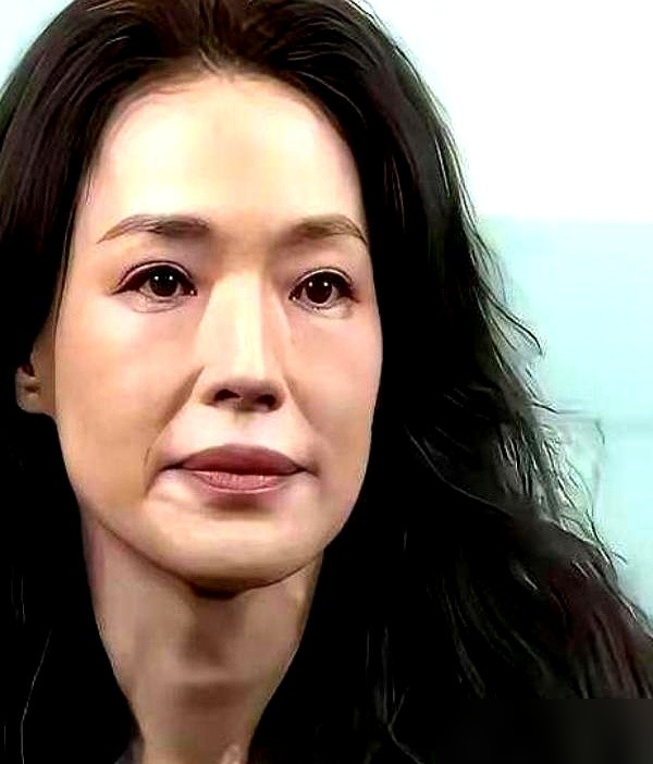 49岁舒淇自曝不是丁克，是为了要孩子停工一年，没怀上。
跟郑裕玲对谈，她直接把话挑明了：一直想要，只是没能如愿。调身体、备孕，折腾一圈，最后顺其自然。
冯德伦那边更绝。记者问领养，他原话是：太太说了算，她决定就行，所有事都是她做主。被追问要不要商量，补了一句：不需要特别跟我商量，她说了就算。