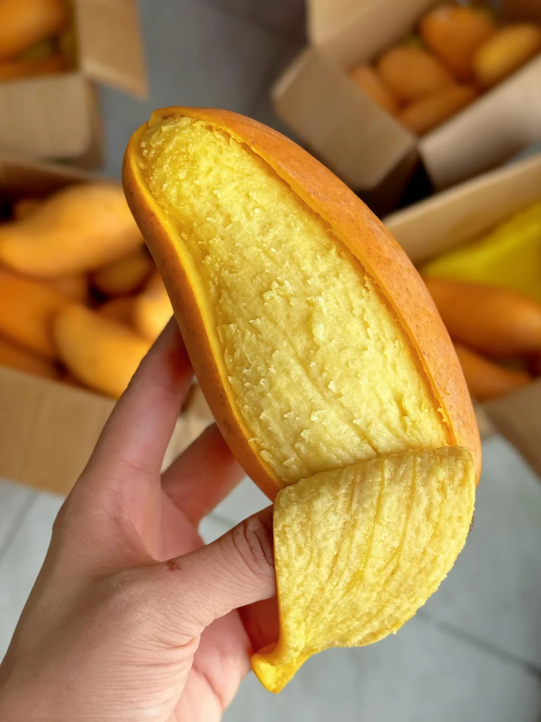 还有哪一款芒果撕皮能这么薄，只有哈尼蜜芒
